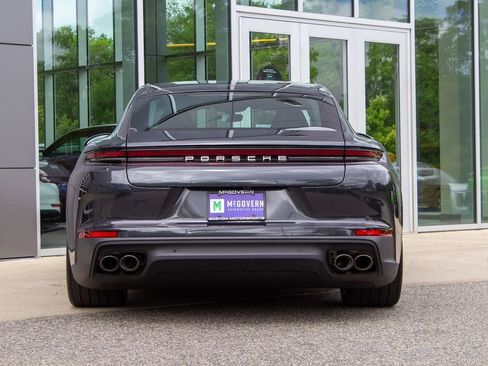 Used 2026 Porsche Panamera image 8