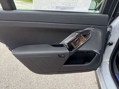 Certified 2025 BMW 740i xDrive image 31