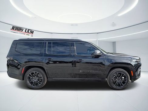 New 2026 Jeep Grand Wagoneer Summit AWD/4WD image 2