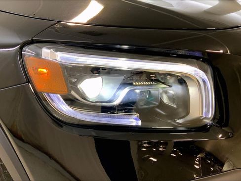 Used 2022 Mercedes-Benz GLB 35 AMG 4MATIC image 27