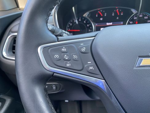 Used 2023 Chevrolet Equinox Premier image 18