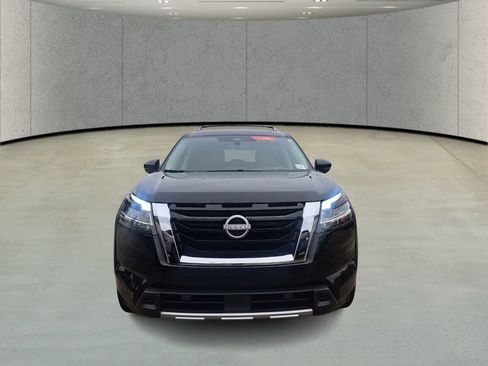 Used 2024 Nissan Pathfinder Platinum w/ Cargo Package image 2