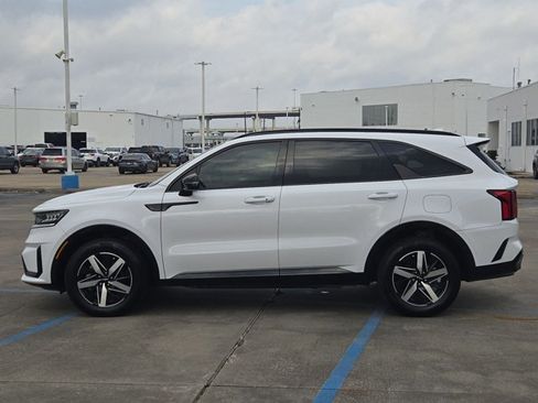 Used 2023 Kia Sorento S w/ Panoramic Sunroof Package image 9