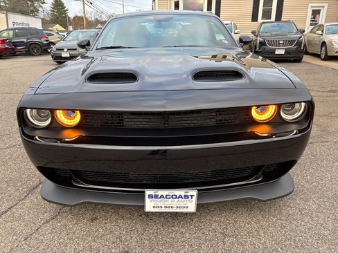 Used 2022 Dodge Challenger SRT Hellcat w/ SRT Black Package image 8