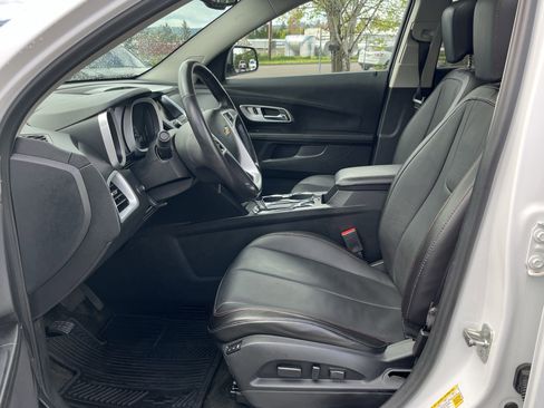 Used 2017 Chevrolet Equinox Premier w/ Enhanced Convenience Package AWD/4WD image 10
