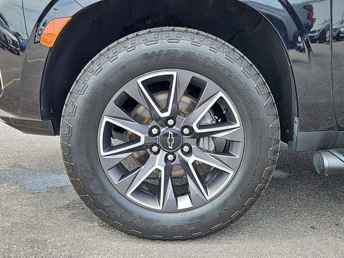 Used 2021 Chevrolet Suburban Z71 w/ Z71 Signature Package AWD/4WD image 39