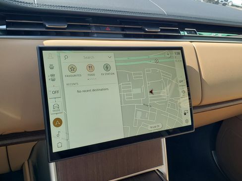 New 2026 Land Rover Range Rover SE image 22