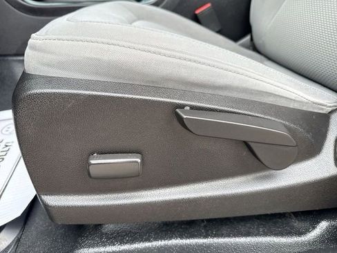 Used 2017 Chevrolet Colorado W/T image 12