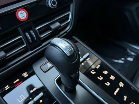 Certified 2026 Porsche Macan AWD/4WD image 22