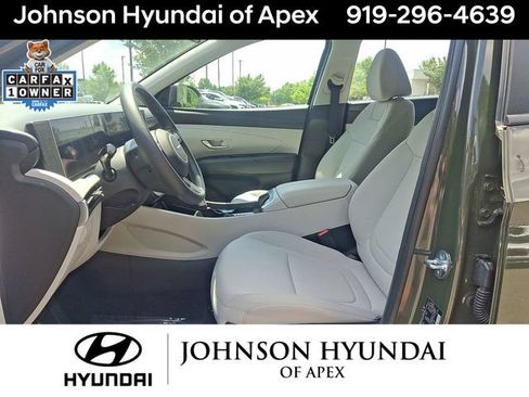 Used 2025 Hyundai Tucson SE FWD image 12