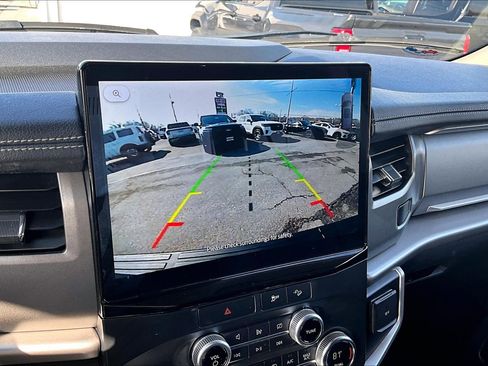 Used 2022 Ford Expedition Max XLT image 21