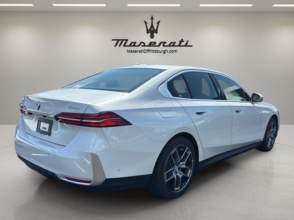 Used 2026 BMW 540i xDrive w/ Premium Package AWD/4WD image 5