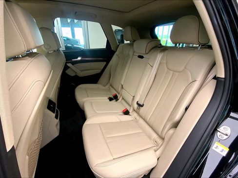 Used 2021 Audi Q5 2.0T Premium Plus w/ Premium Plus Package AWD/4WD image 21