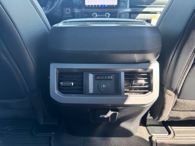 Used 2025 Ford F250 Lariat w/ Lariat Ultimate Package AWD/4WD image 15