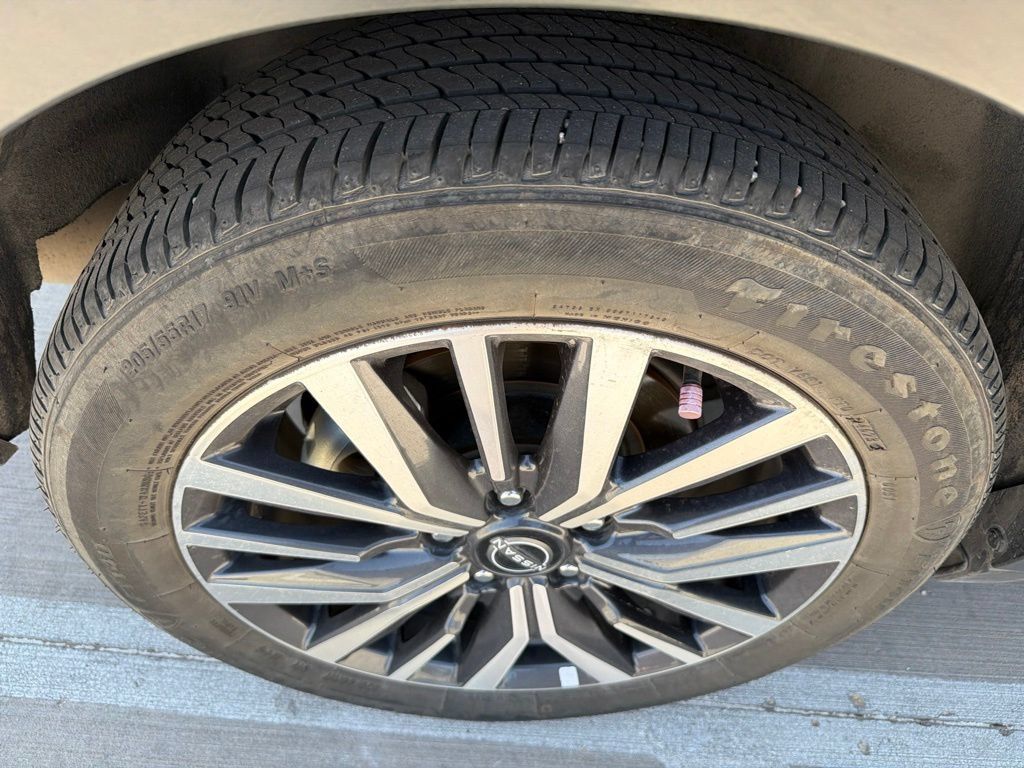 Used 2024 Nissan Kicks SV FWD image 19
