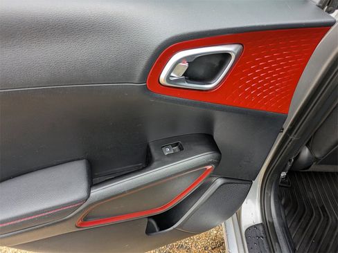 Used 2023 Kia Soul GT-Line image 14