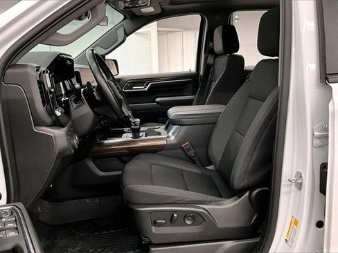 Used 2024 Chevrolet Silverado 1500 LT Trail Boss w/ Convenience Package II image 22