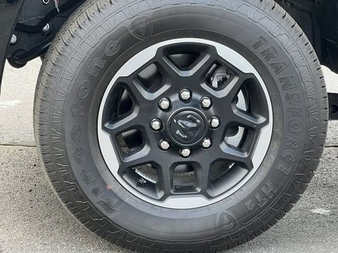 Used 2025 RAM 3500 Laramie AWD/4WD image 8