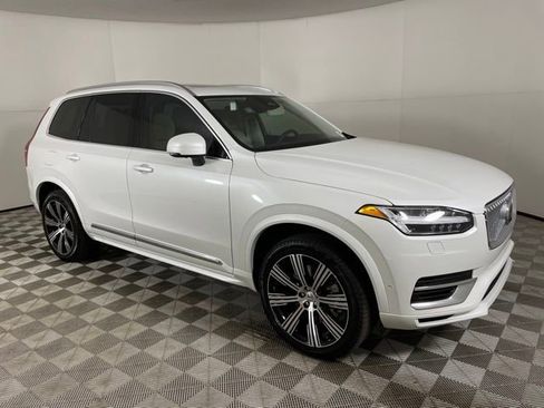Used 2025 Volvo XC90 T8 Plus w/ Protection Package Premier AWD/4WD image 2