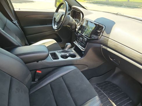 Used 2021 Jeep Grand Cherokee Laredo X AWD/4WD image 10