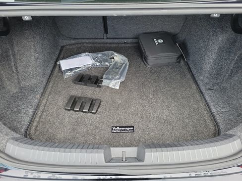 Used 2023 Volkswagen Jetta SE w/ Panoramic Sunroof Package FWD image 11