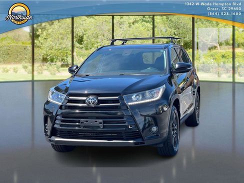 Used 2019 Toyota Highlander SE AWD/4WD image 1