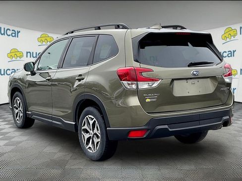 Used 2023 Subaru Forester Premium AWD/4WD image 4