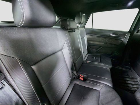 Certified 2023 Volkswagen Atlas Cross Sport SE w/ Panoramic Sunroof Package FWD image 26