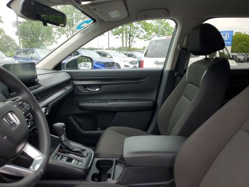 Used 2025 Honda CR-V LX image 17