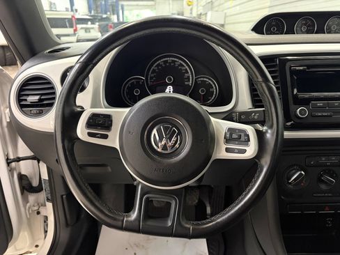 Used 2013 Volkswagen Beetle TDI FWD image 15