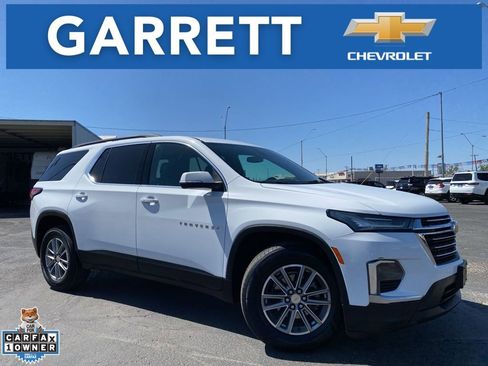 Used 2023 Chevrolet Traverse LT FWD image 1