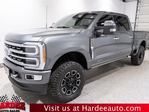 Used 2023 Ford F250 Platinum AWD/4WD image 2