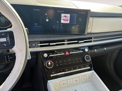 Used 2025 Hyundai Santa Fe Calligraphy image 11