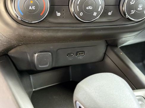 Used 2024 Chevrolet Trax RS w/ Driver Confidence Package FWD image 27