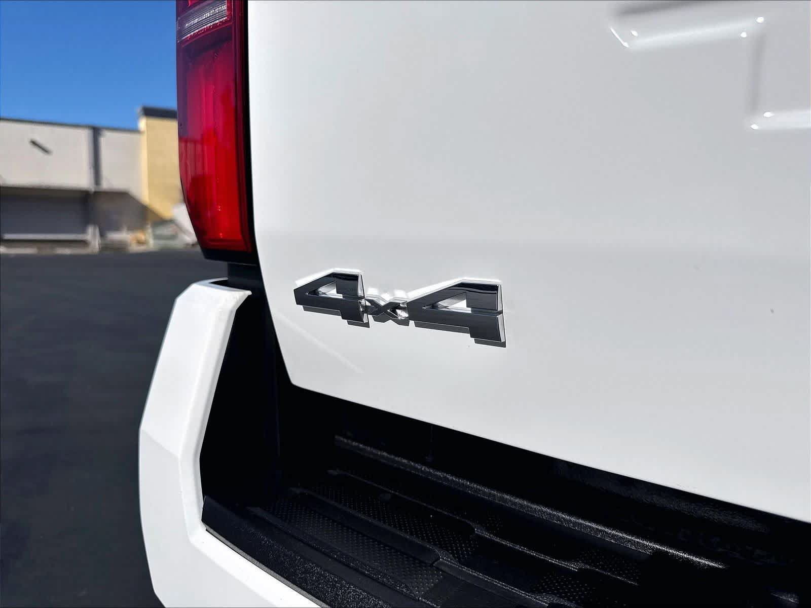 Used 2025 Toyota Tacoma SR5 AWD/4WD image 11