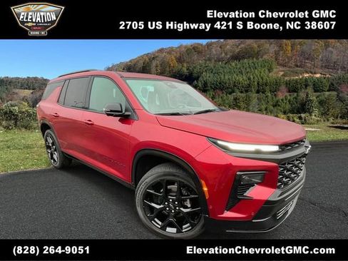 Used 2024 Chevrolet Traverse RS w/ LPO, Floor Liner Package image 1