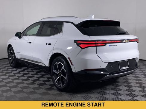 Certified 2024 Chevrolet Equinox EV LT FWD image 17