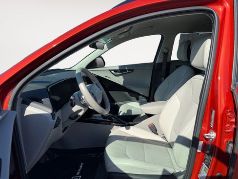 Used 2023 Kia Niro Wind FWD image 10