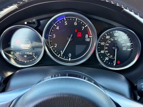 Used 2024 MAZDA MX-5 Miata Club image 37