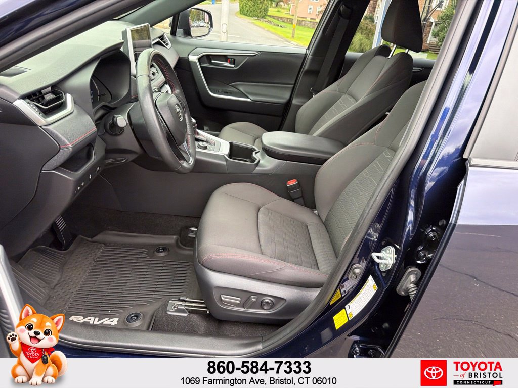 Used 2024 Toyota RAV4 SE w/ Weather & Moonroof Package AWD/4WD image 17