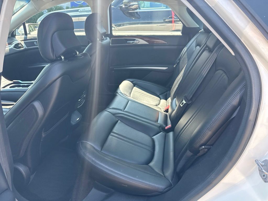 Used 2016 Lincoln MKZ FWD image 11