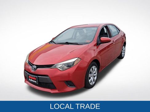 Used 2016 Toyota Corolla LE FWD image 3