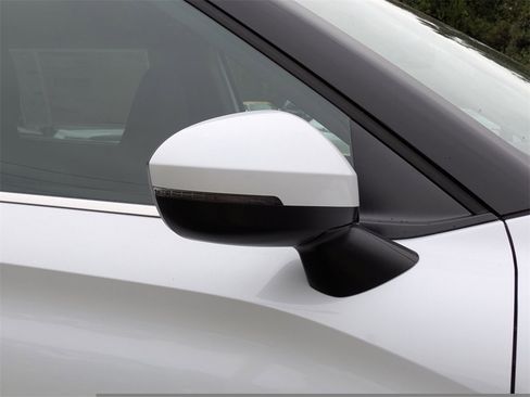 New 2025 Mitsubishi Outlander ES image 12