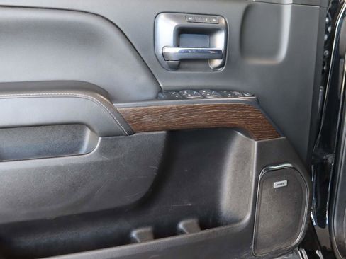 Used 2019 GMC Sierra 2500 Denali AWD/4WD image 15