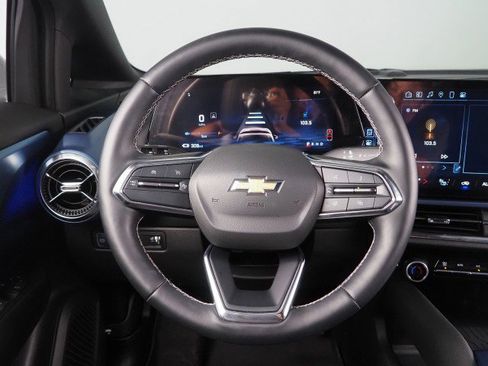 Used 2024 Chevrolet Equinox EV LT image 17