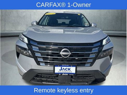 Used 2024 Nissan Rogue SV image 9