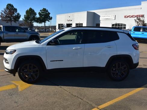 New 2026 Jeep Compass Latitude image 9