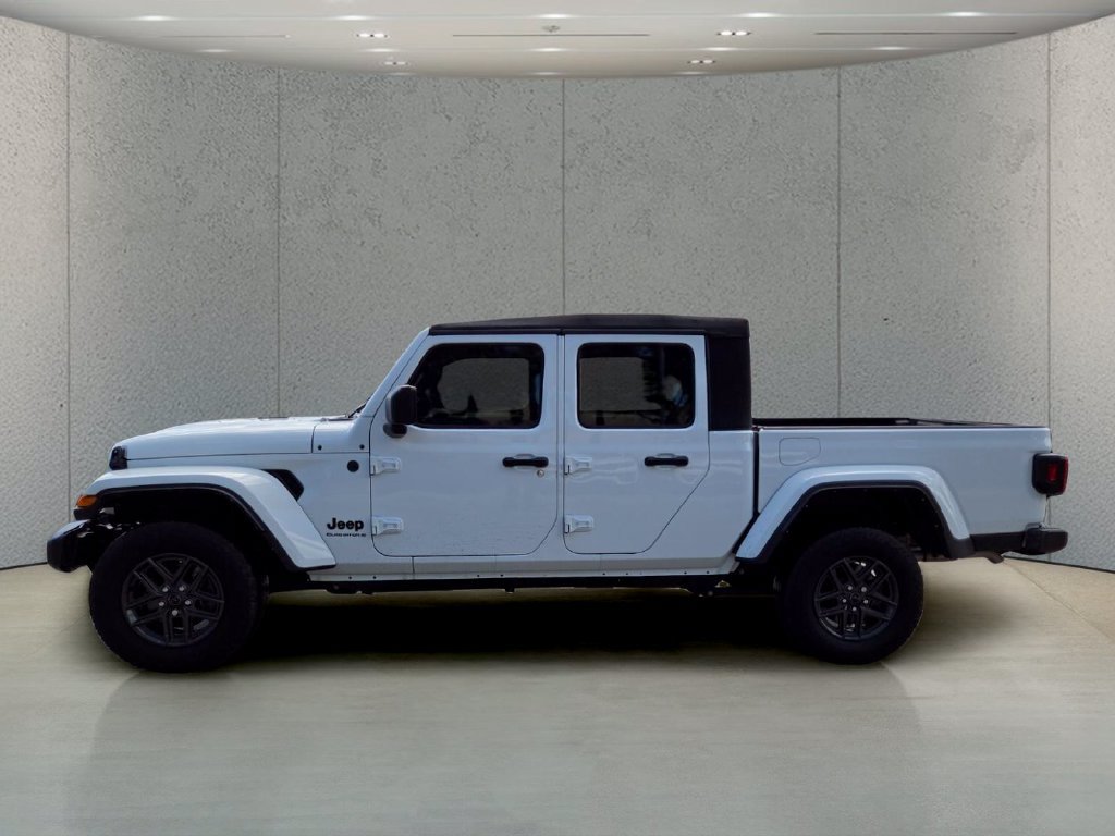 Used 2024 Jeep Gladiator Sport AWD/4WD image 10