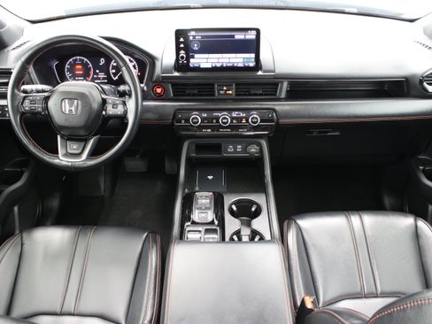 Used 2025 Honda Pilot TrailSport image 32