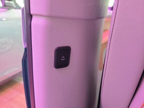 New 2025 Volkswagen ID. Buzz 1st Edition image 7